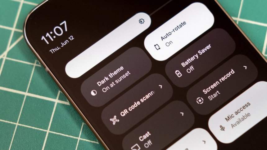 Google-მა Android 16-ში „dark mode“-ის ხარვეზი დატოვა — გამოსწორება სექტემბერში იგეგმება